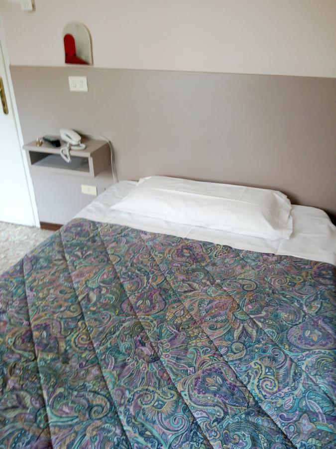 Hotel Lorena Florens Exteriör bild